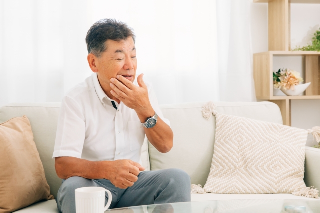 歯を失ったまま放置するリスクとは？早期のインプラント治療のススメ